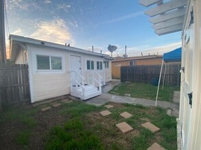 14604 Condon Ave in Lawndale, CA - Foto de edificio - Building Photo
