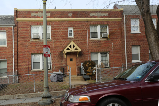 1412 Staples St NE in Washington, DC - Building Photo - Building Photo