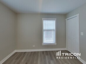 4002 Raymond Ave in Brookfield, IL - Building Photo - Building Photo