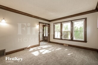 216 S Elmwood Ave in Waukegan, IL - Building Photo - Building Photo