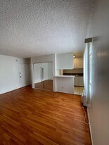 1260 Beachwood Dr, Unit Unit #22 in Los Angeles, CA - Building Photo
