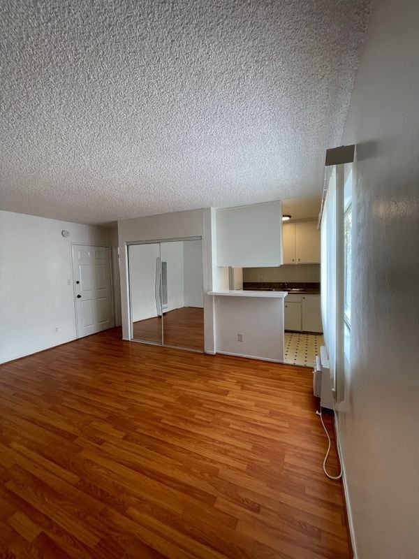 1260 Beachwood Dr in Los Angeles, CA - Foto de edificio - Building Photo