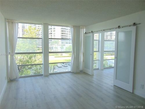 701 Three Islands Boulevard-Unit -40B in Hallandale Beach, FL - Foto de edificio - Building Photo