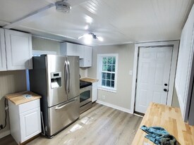 102 Truman St in Winnsboro, SC - Building Photo