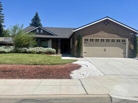233 Karen Ave in Clovis, CA - Building Photo