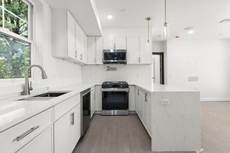 131 Clifton Pl in Jersey City, NJ - Building Photo - Building Photo