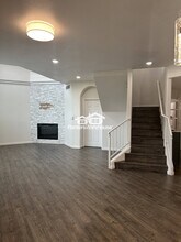 8805 S 51st St in Phoenix, AZ - Foto de edificio - Building Photo