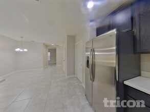 34633 Salerno Cir in Sorrento, FL - Building Photo - Building Photo