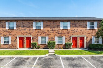 Pinecrest Village -  SPECIAL PROMOTION in Columbus, OH - Building Photo - Building Photo