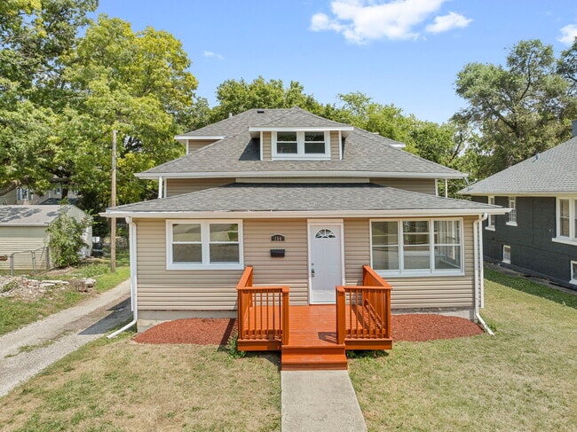 property at 104 S Seeser St