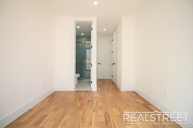 Spacious 3-Bedroom Duplex with Private Outdoor Space in Prime Bed-Stuy in Brooklyn, NY - Building Photo - Building Photo