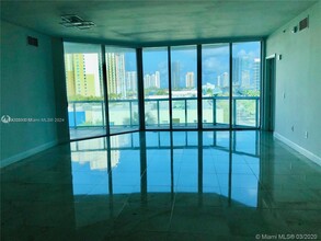 3131 NE 188th St, Unit #2-606 in Aventura, FL - Building Photo - Building Photo