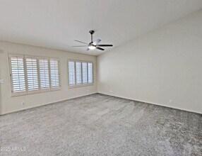 9207 W St John Rd in Peoria, AZ - Foto de edificio - Building Photo