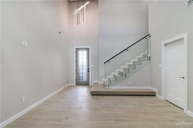 16 May St in Alton, TX - Building Photo - Building Photo