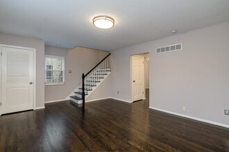 235 W Washington Ave in Kirkwood, MO - Building Photo - Building Photo