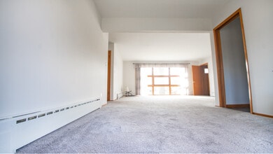 1402-1402 Summit Ave, Unit Lower in Waukesha, WI - Building Photo - Building Photo