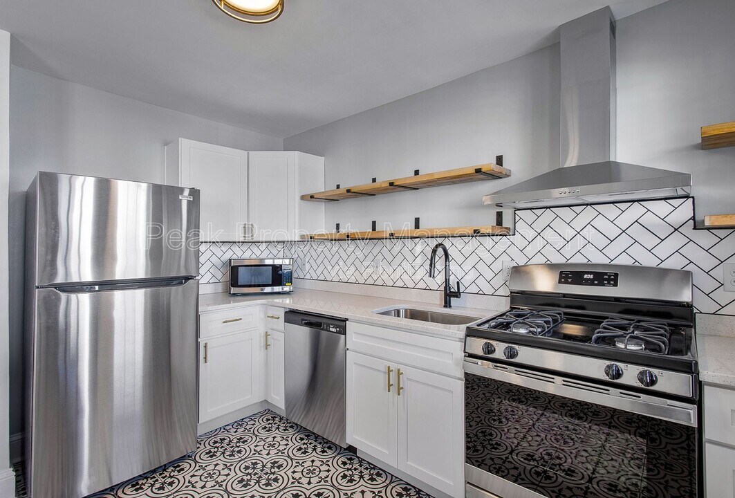 108 Cox Ln in Ashland, VA - Building Photo