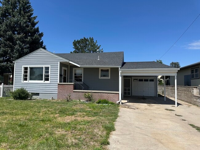 property at 1824 Linden St