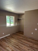 1400 W 47th Ave, Unit B in Anchorage, AK - Building Photo - Building Photo