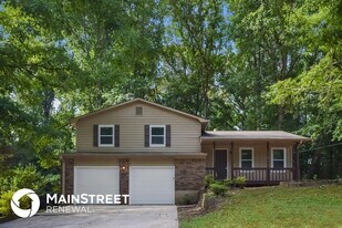 4495 Housworth Dr in Stonecrest, GA - Building Photo