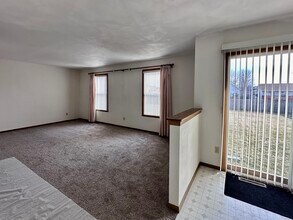 6497 Maeve Ln in Rockford, IL - Foto de edificio - Building Photo