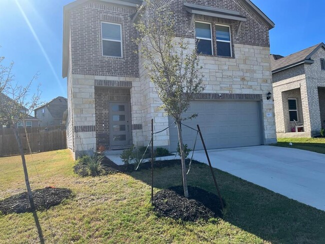 101 Breccia Trl in Liberty Hill, TX - Foto de edificio - Building Photo