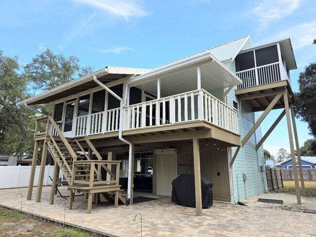 11307 Coral Ct W in Crystal River, FL - Building Photo - Building Photo