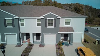 1570 Hubbell Rd in Wesley Chapel, FL - Building Photo
