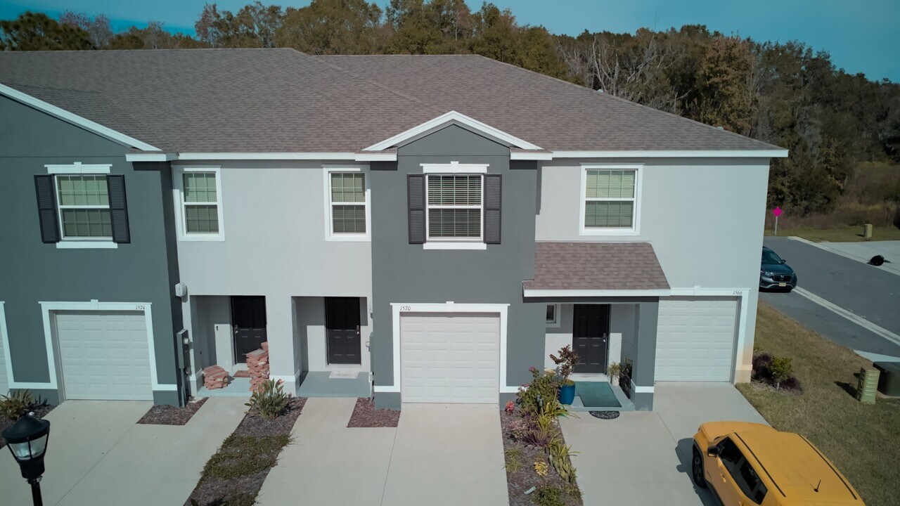 1570 Hubbell Rd in Wesley Chapel, FL - Building Photo