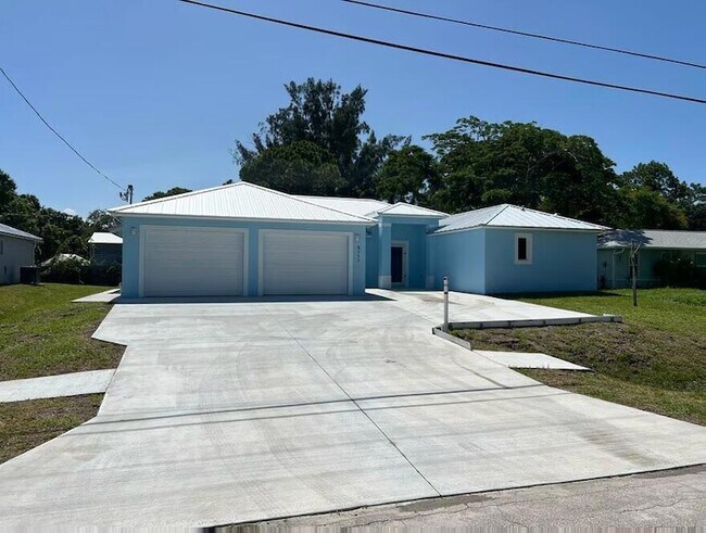 property at 5911 Seagrape Dr