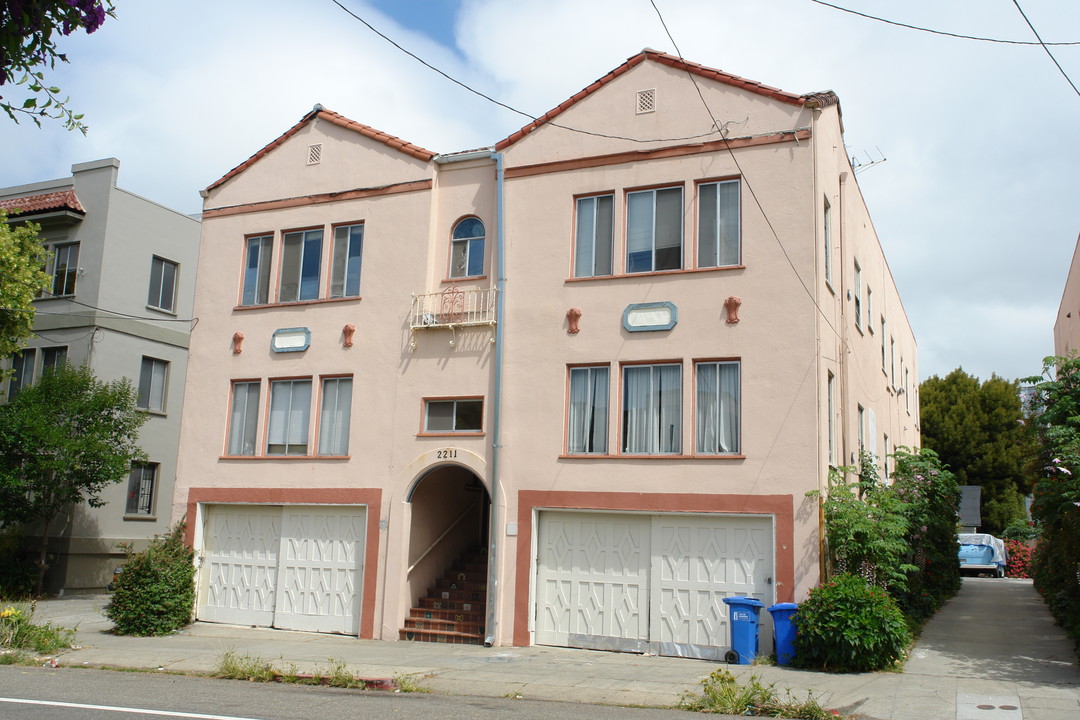 2211 Channing Way in Berkeley, CA - Building Photo