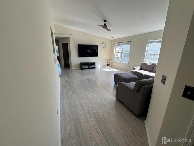 380 Keswick Dr in Piscataway, NJ - Building Photo - Building Photo