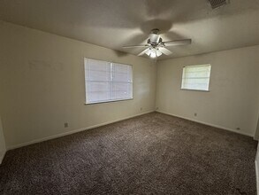 124 Seaman Dr in Silsbee, TX - Building Photo - Building Photo