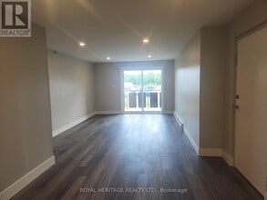 8800 Willoughby Dr in Niagara Falls, ON - Building Photo - Building Photo