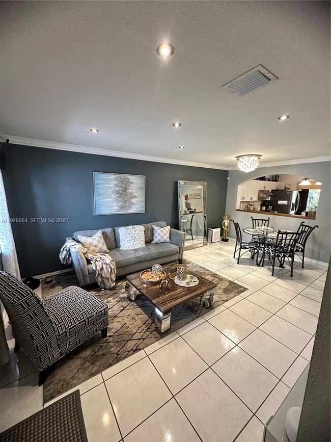 3539 W 76th St in Hialeah, FL - Building Photo - Building Photo