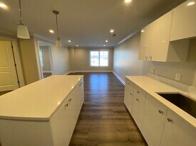 918 Providence Hwy in Dedham, MA - Building Photo