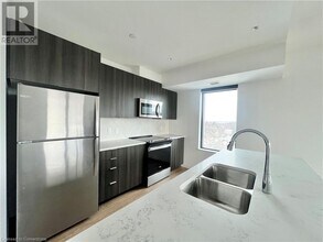 66 Weber St E in Kitchener, ON - Building Photo - Building Photo