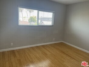 233 N Park View St in Los Angeles, CA - Building Photo - Building Photo