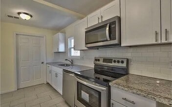 6503 W 56th St in Mission, KS - Building Photo - Building Photo
