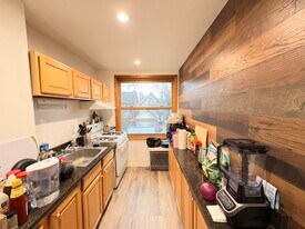 5818 Hobart St, Unit 2 in Pittsburgh, PA - Building Photo