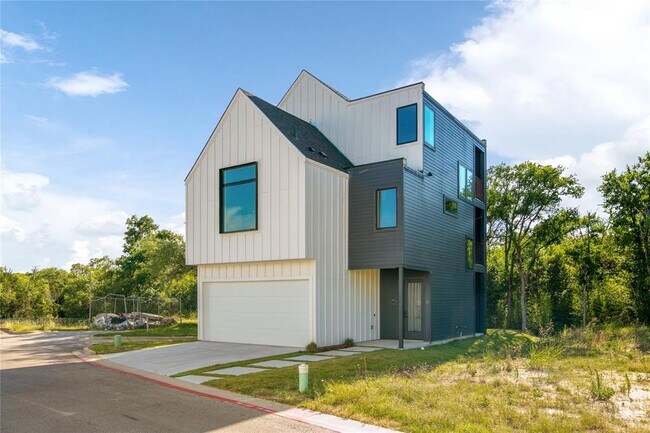 3807 E 51st St in Austin, TX - Building Photo - Building Photo