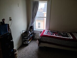 1741 College Ave, Unit First Floor Apartment in Stevens Point, WI - Building Photo - Building Photo