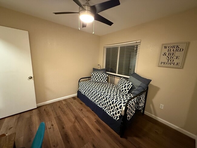 13551 Comuna Dr in Poway, CA - Foto de edificio - Building Photo