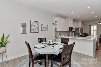 421 Spearfield Ln in Charlotte, NC - Building Photo - Building Photo