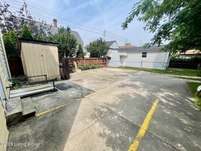 905 E Market St in New Albany, IN - Building Photo - Building Photo