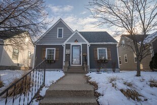 4249 18th Ave S in Minneapolis, MN - Building Photo