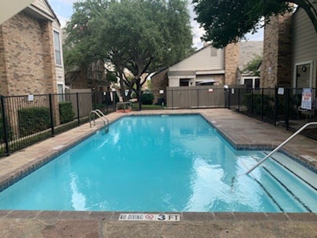 1106 Brighton Dr in Arlington, TX - Building Photo - Building Photo