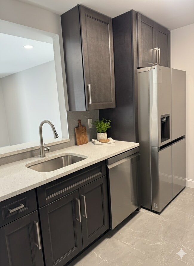 323 Stratford Pl, Unit 323 in Bound Brook, NJ - Building Photo - Building Photo