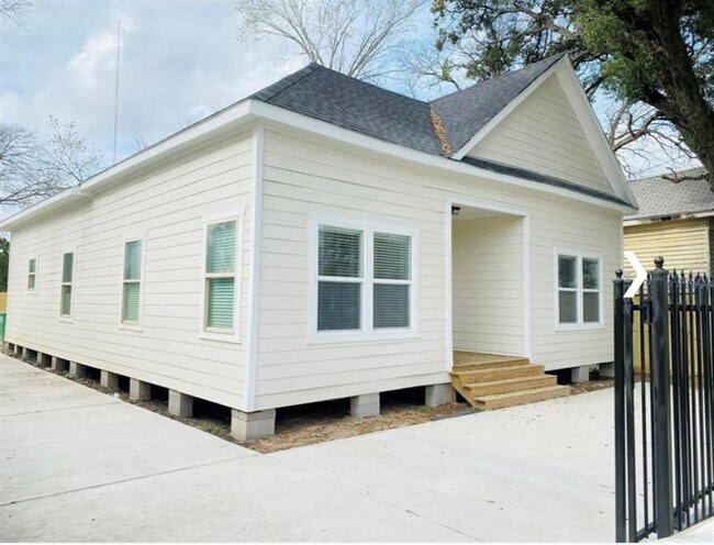 property at 229 N Everton St