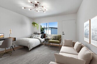 1302 W Olive Ave in Burbank, CA - Foto de edificio - Building Photo